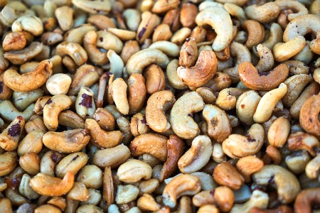 Les producteurs de noix de cajou se disent déçus du prix de 400 F CFA le kilo, fixé par le gouvernement pour cette campagne 2026.